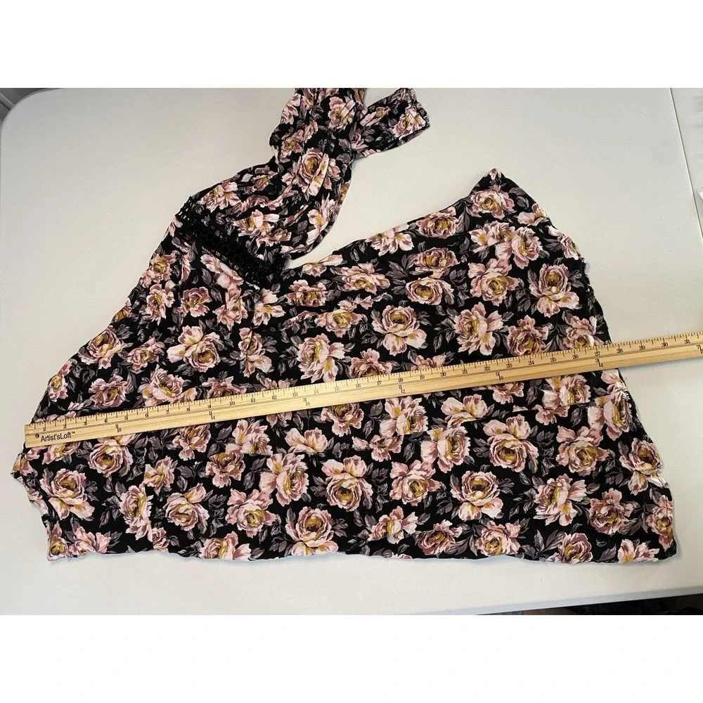 Torrid Womens Dark Floral Shirt Size 2 Dark Romantic Peasant Flowy Coquette Glam - Picture 8 of 13